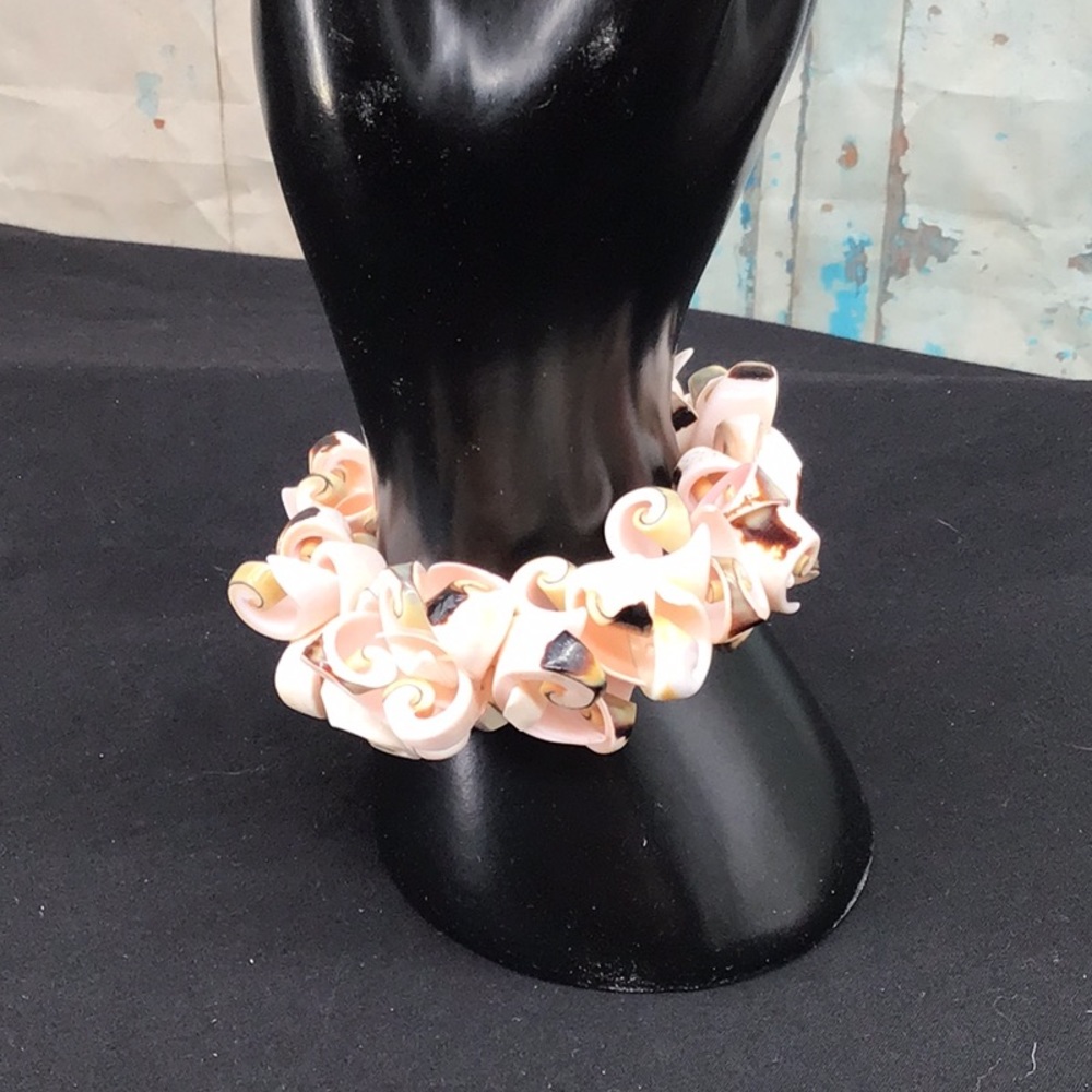 Shell Bracelet Stretchy - Picture 3 of 5